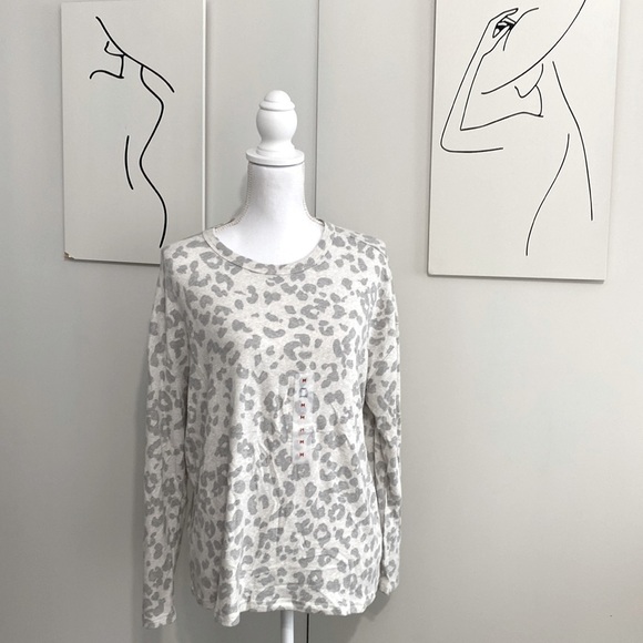 Old Navy Womens Animal Print Long Sleeve Cozy Oversized Soft Top Sweater Size M - Picture 3 of 11